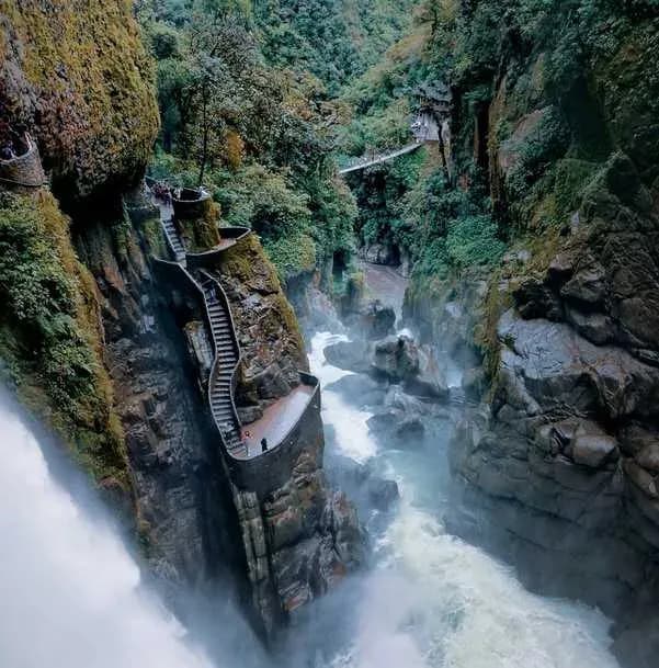 How to get to Devil's Cauldron (Pailón del Diablo) from Quito?