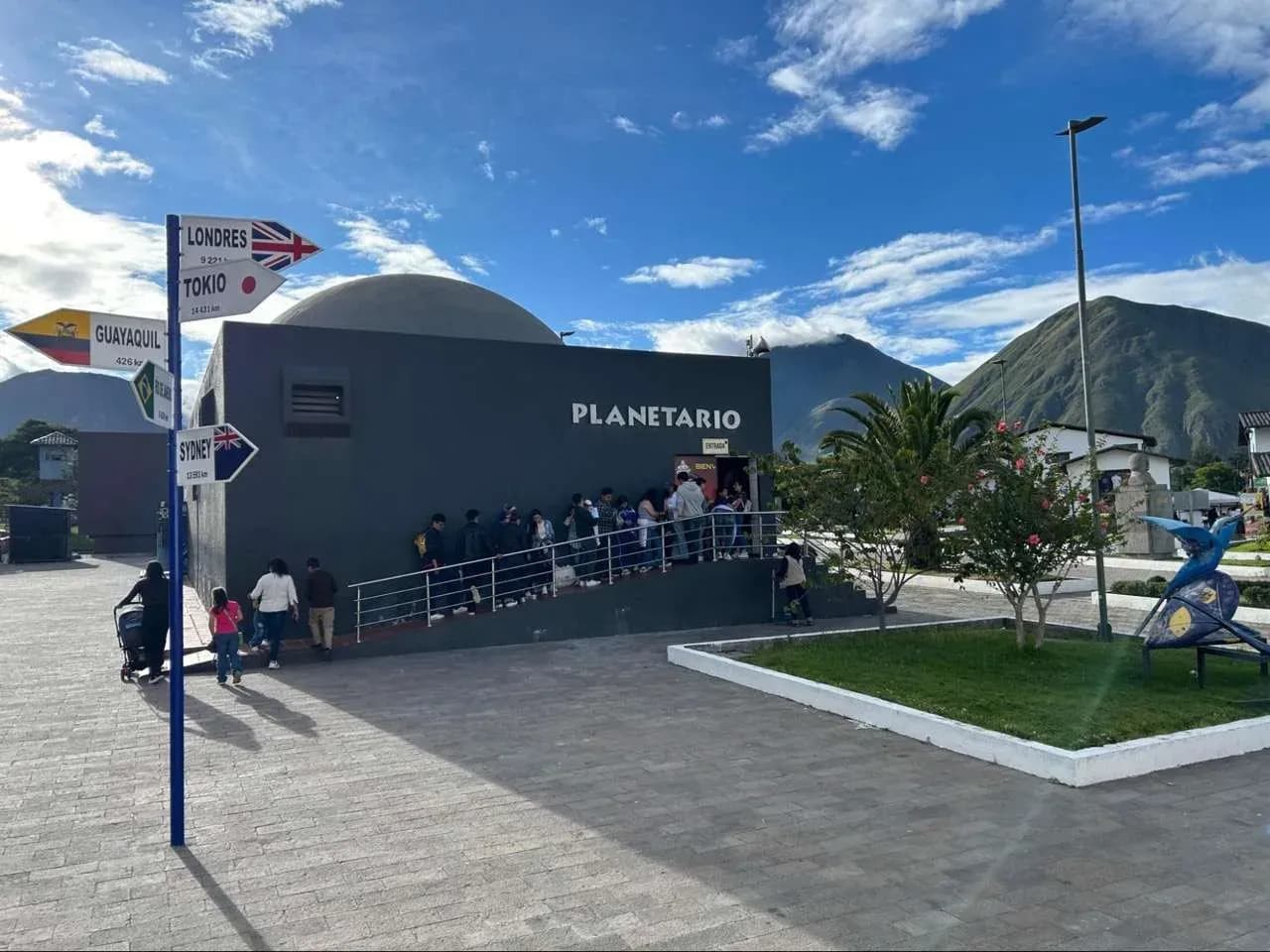Planetario en la Mitad del Mundo