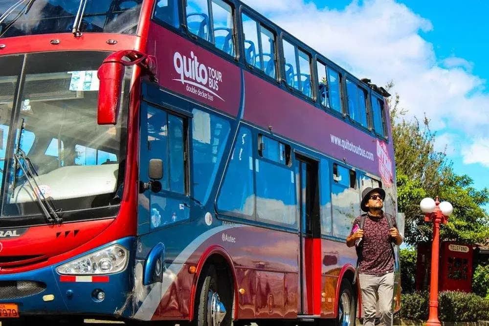 quito tour bus centro historico