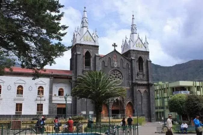 Things to do in Banos Ecuador - Basílica de Baños de Agua Santa